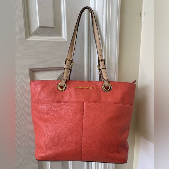 Michael Kors leather shoulder bag EUC - Picture 1 of 7